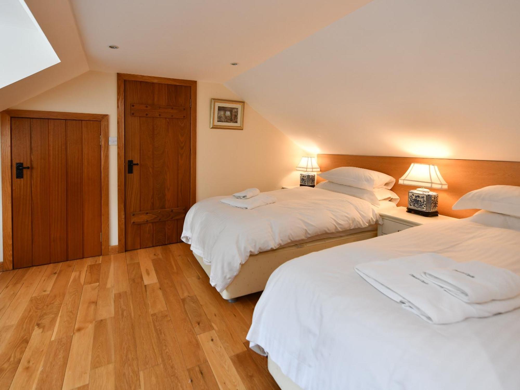 Cloncaird Castle Estate Cottages Maybole Номер фото
