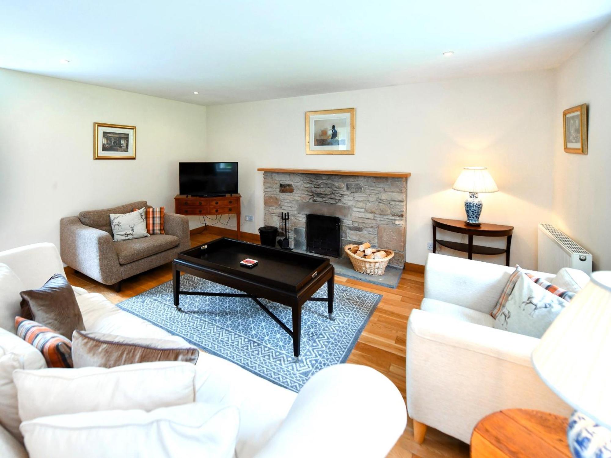 Cloncaird Castle Estate Cottages Maybole Номер фото