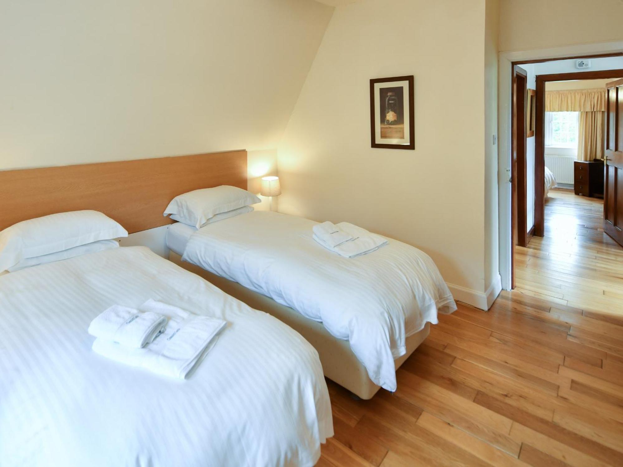 Cloncaird Castle Estate Cottages Maybole Номер фото