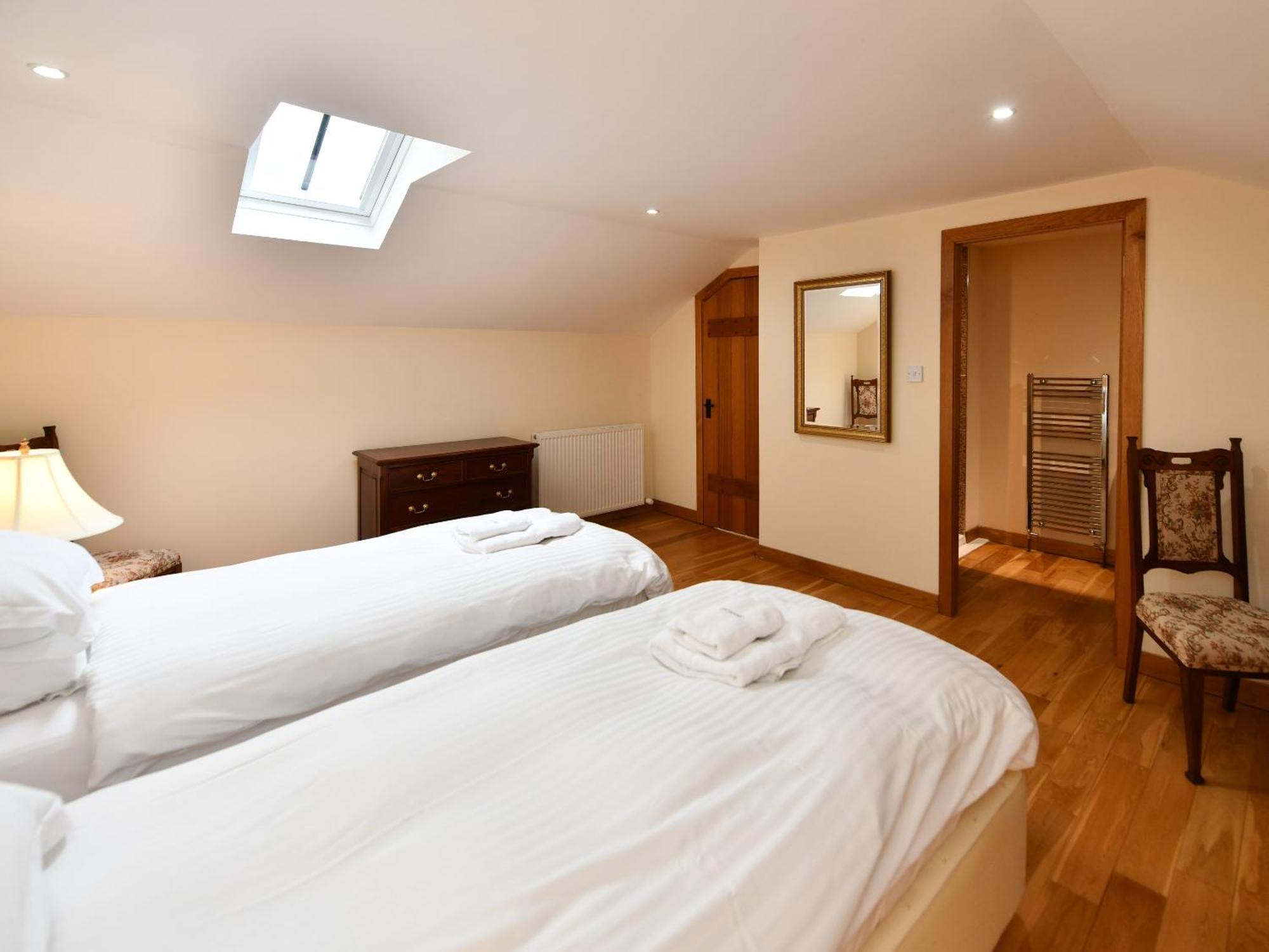 Cloncaird Castle Estate Cottages Maybole Номер фото